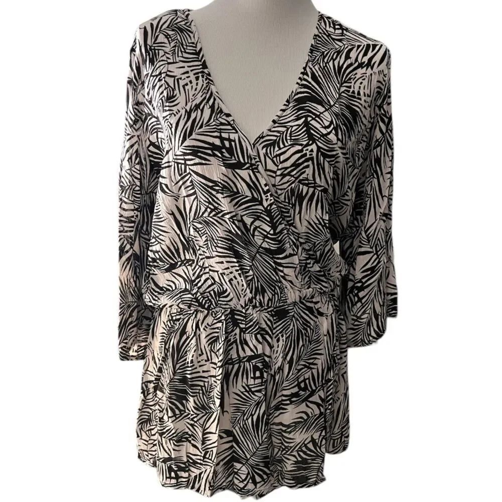 🆕 Elan Women's Surplice V-Neck Printed Romper size XL